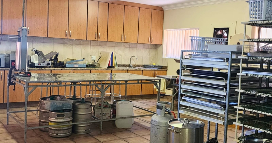 4 Bedroom Property for Sale in Mossel Bay Central Western Cape